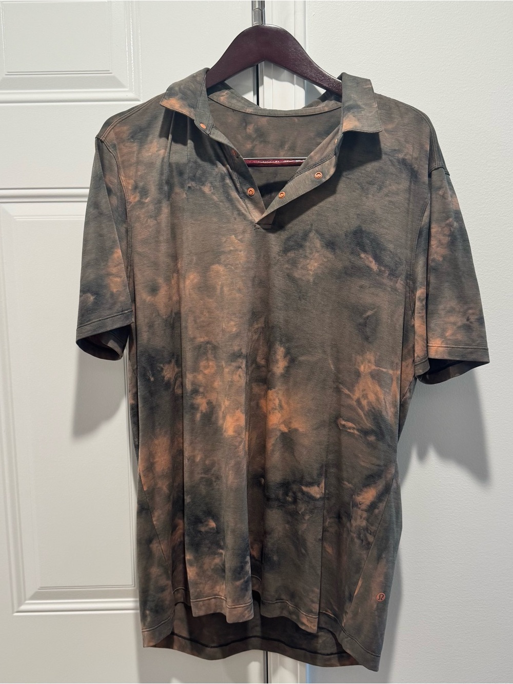 Lululemon Evolution Polo Shirt in a Diamond Dye Sedona Sunset - M’s L